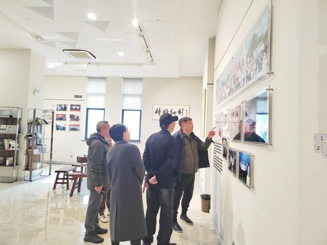 福寿园国际集团王计生总裁携赵宝晨博士莅临九五至尊VI参观领导